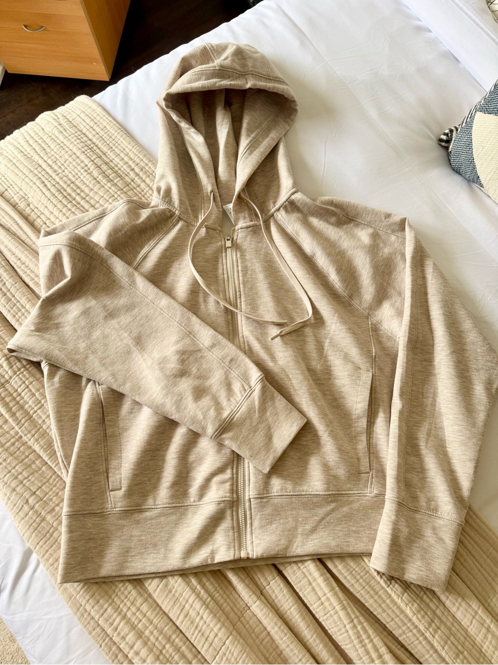 NWOT Yogalicious Beige Scuba Amy Jacket - Large